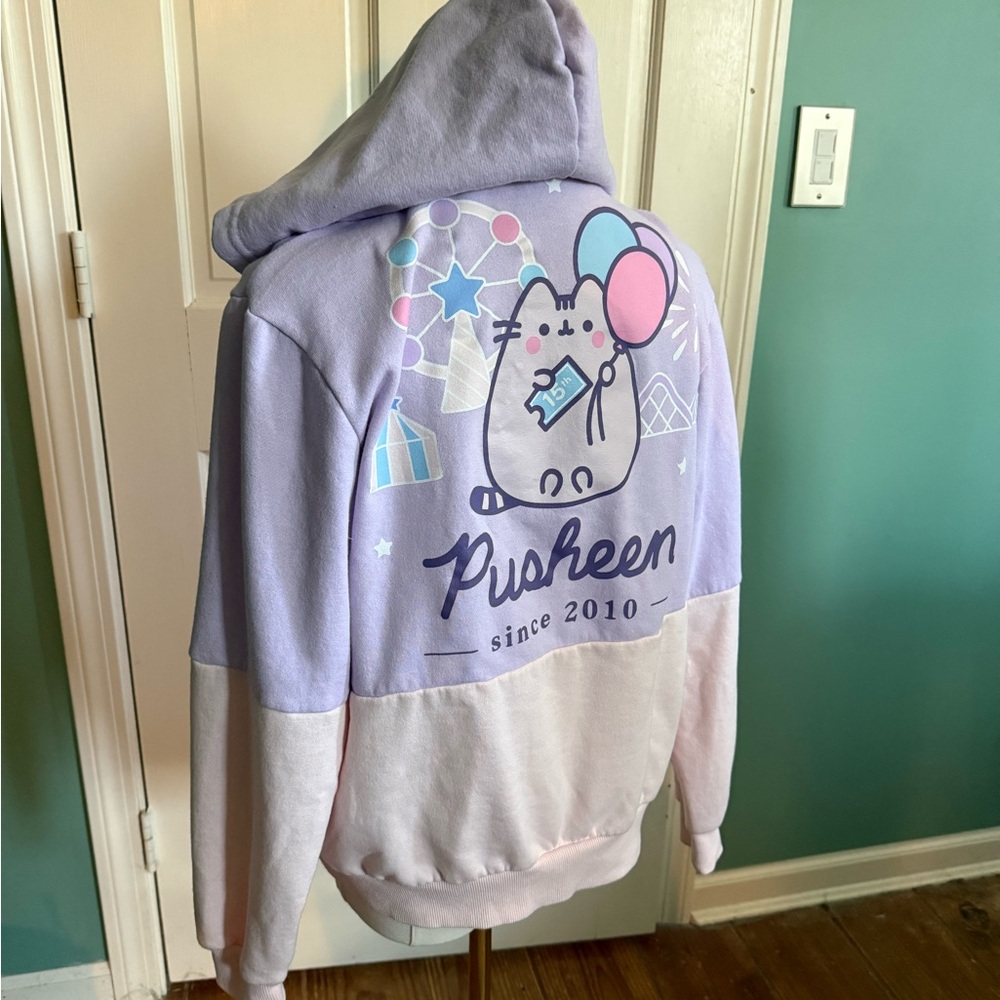 Pusheen Sweatshirt - Picture 5 of 6